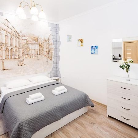 Beautiful Apartments In The Center Lviv Bagian luar foto