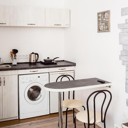 Beautiful Apartments In The Center Lviv Bagian luar foto