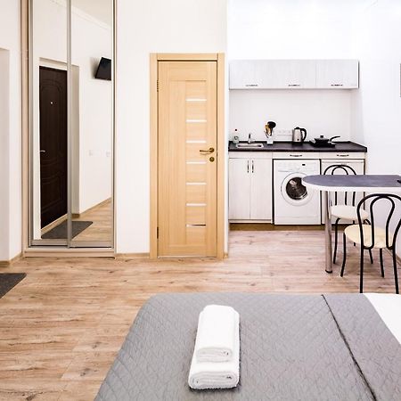 Beautiful Apartments In The Center Lviv Bagian luar foto