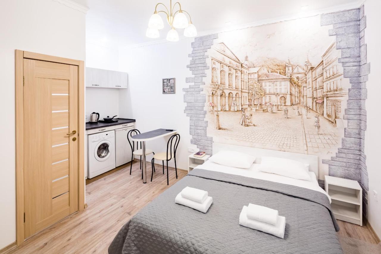 Beautiful Apartments In The Center Lviv Bagian luar foto