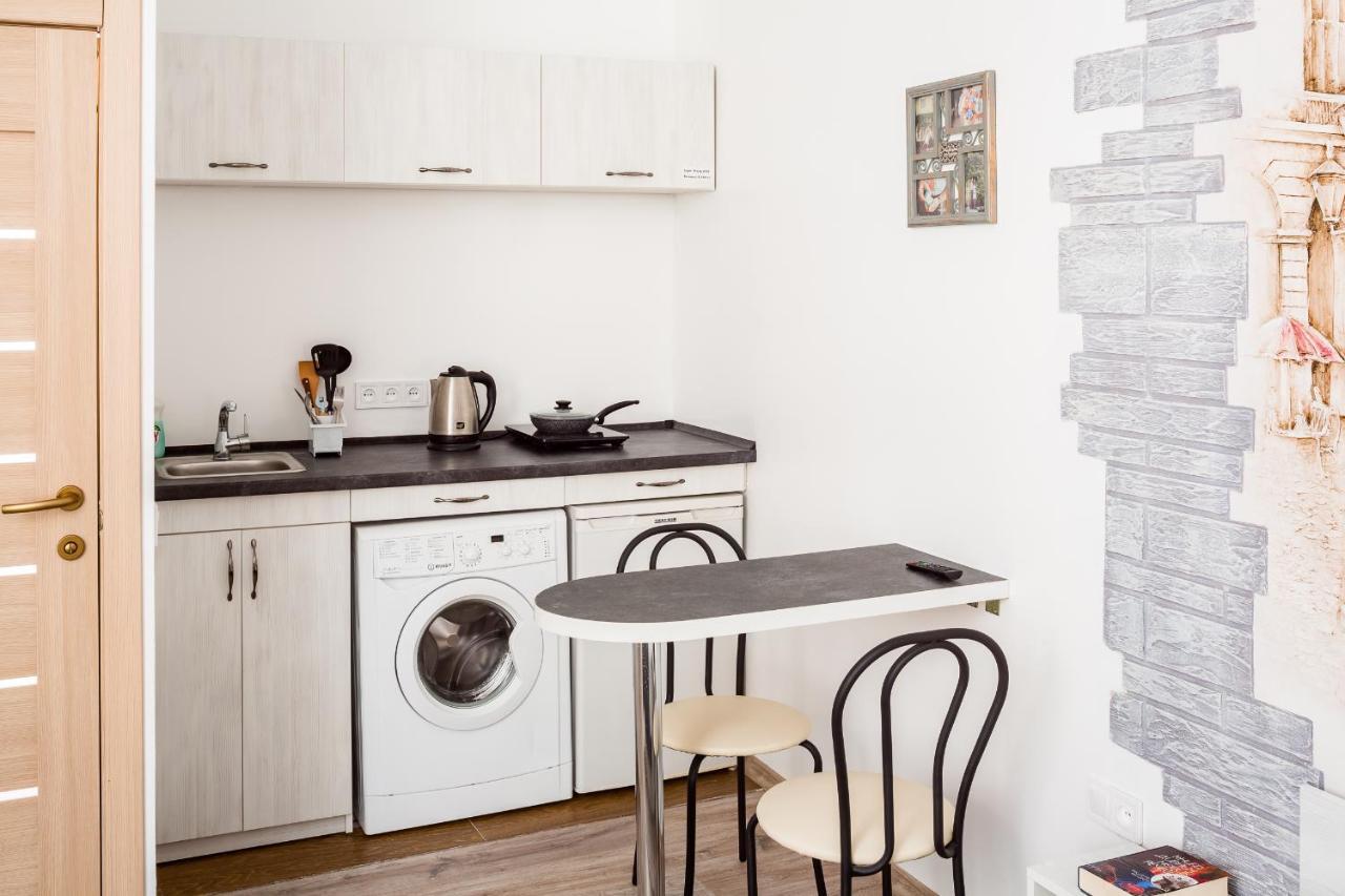Beautiful Apartments In The Center Lviv Bagian luar foto