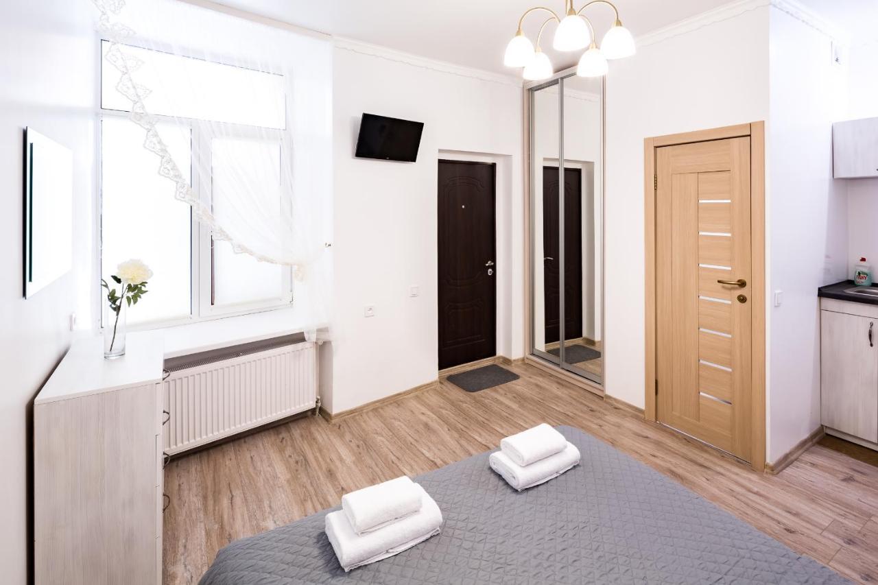 Beautiful Apartments In The Center Lviv Bagian luar foto