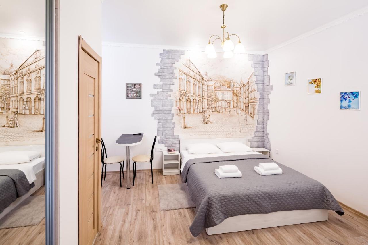 Beautiful Apartments In The Center Lviv Bagian luar foto